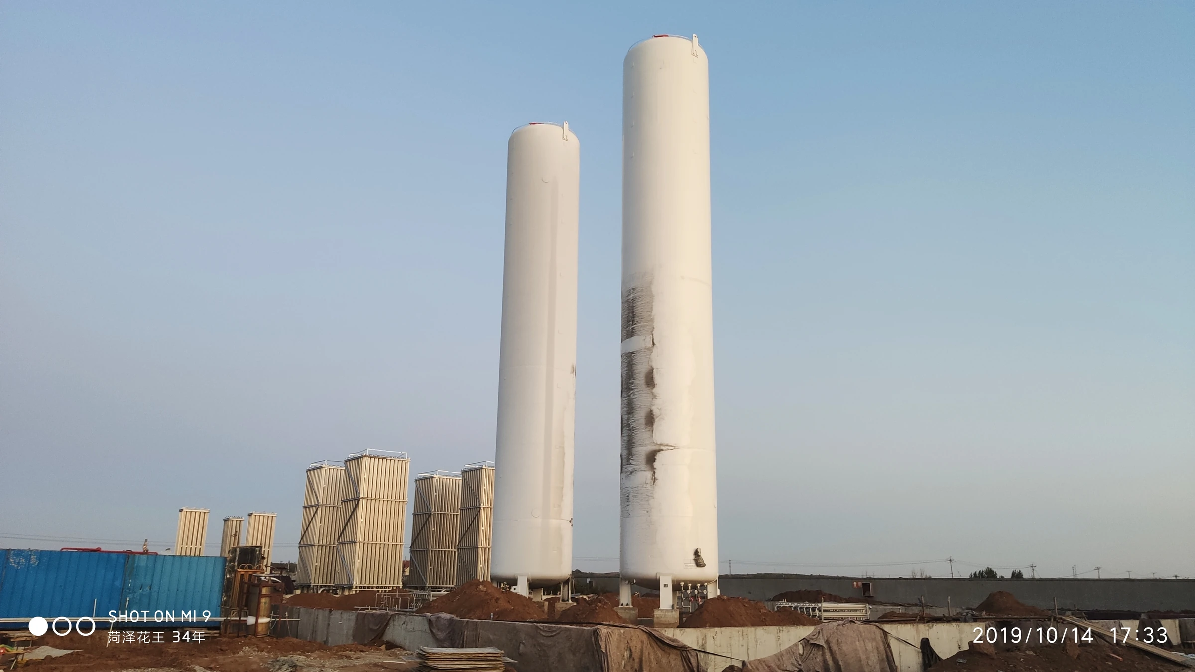 低温储运设备阵列实景，具体介质以项目文件为准