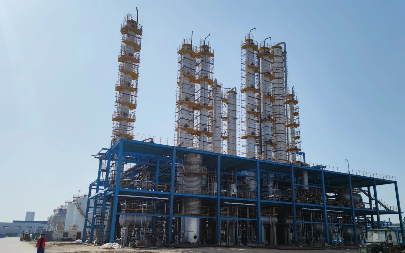 Large chemical and industrial process plant